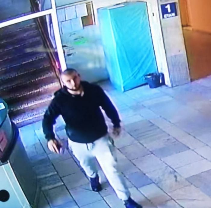 Мъж потроши кабинет във врачанската болница, издирват го