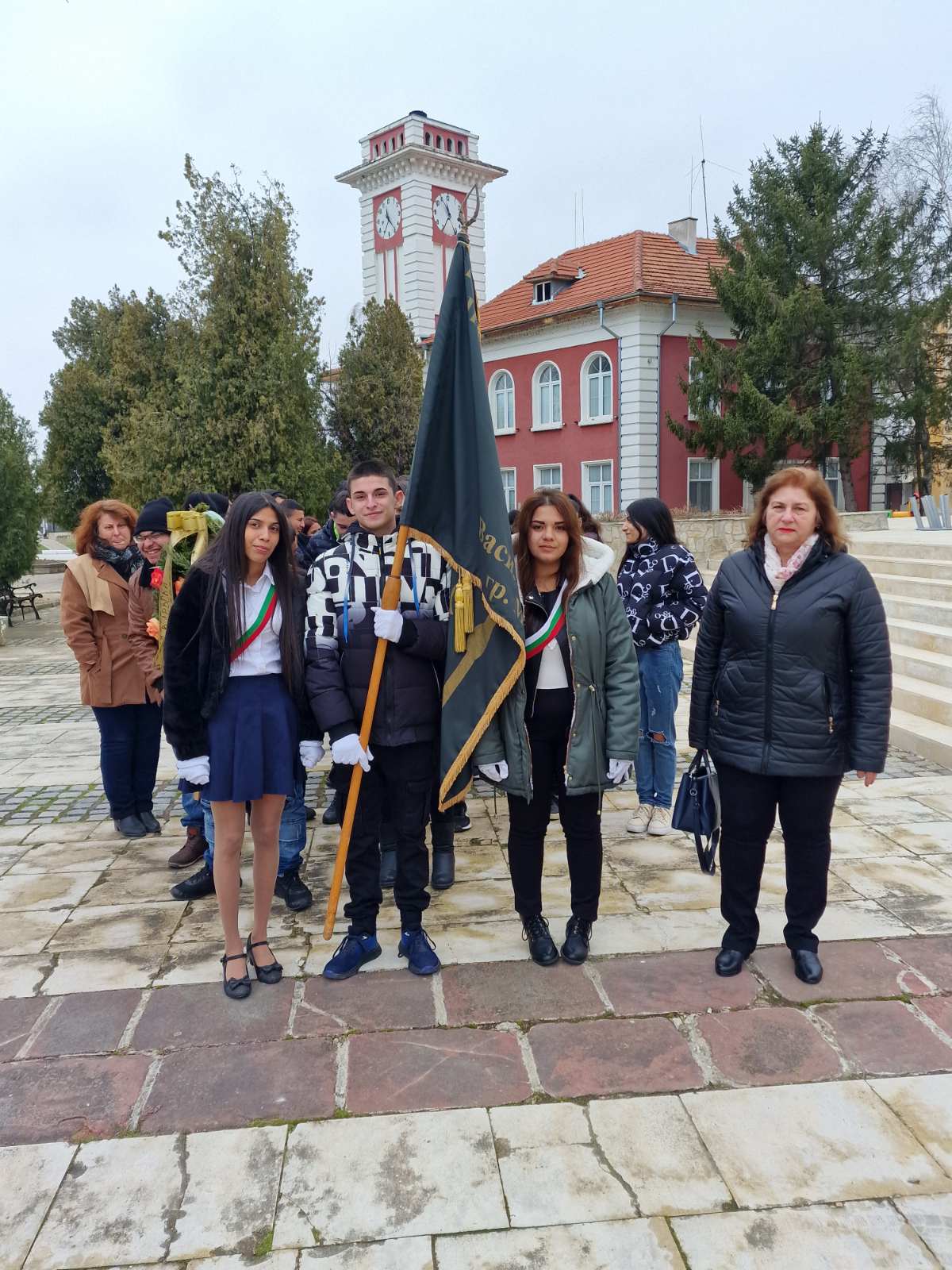 Професионалната гимназия в Мизия отбеляза патронния си празник с богата програма