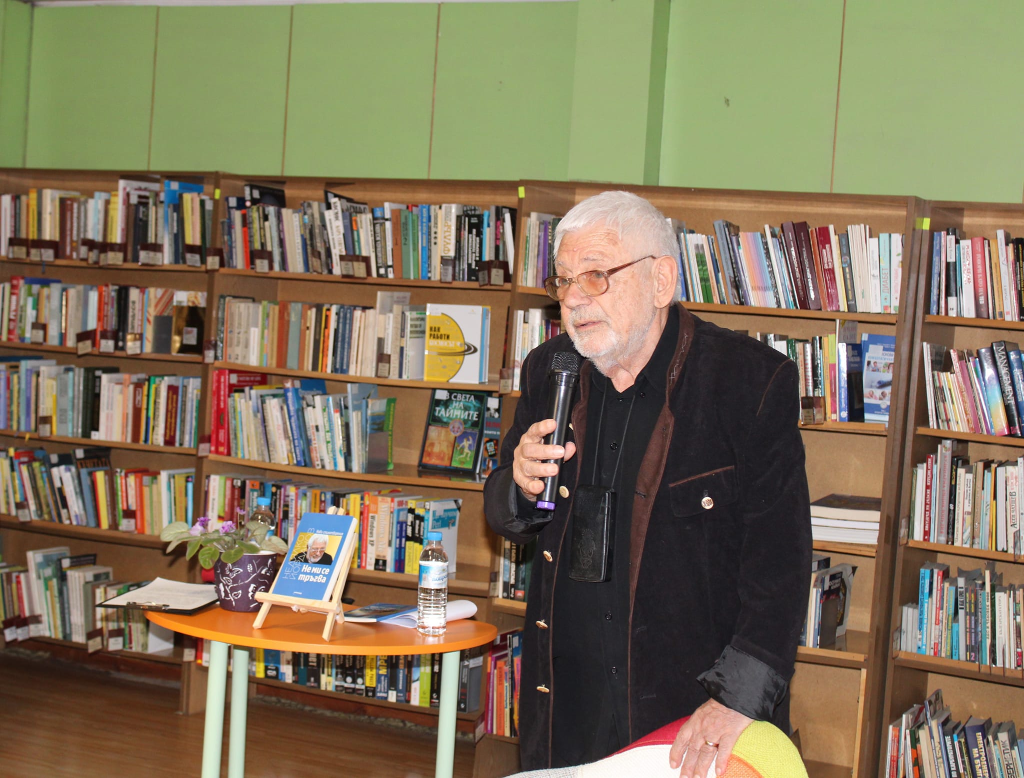 Недялко Йорданов представи новата си книга във Враца
