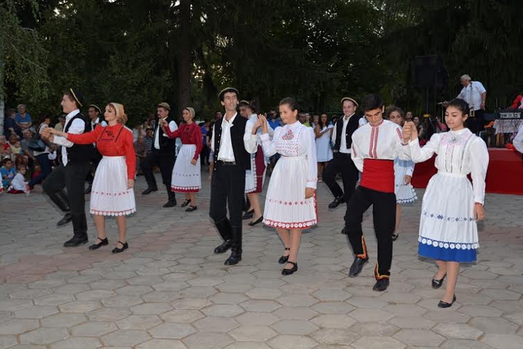 Наше село кани на бал