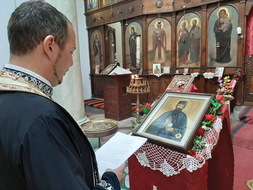 Посрещат чудотворна икона в Кнежа