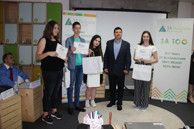 Пореден успех завоюва ПТГ “Н. Й. Вапцаров“