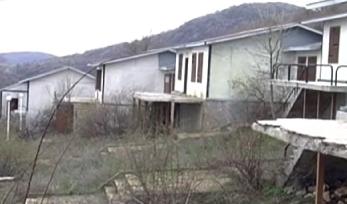 Крадци опоскаха бунгалата на връх Вола