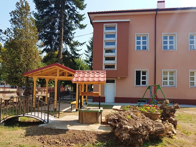 Вдигат нов кът за отдих в Селановци