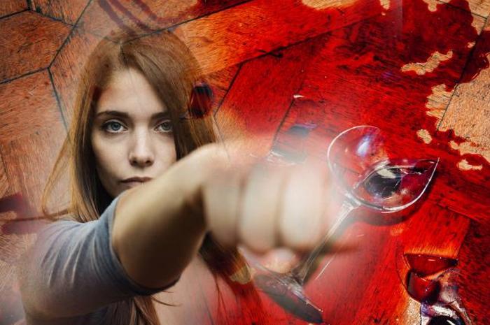 Екшън в Ломско! Жена нахлу в къща и преби 40-годишната й обитателка