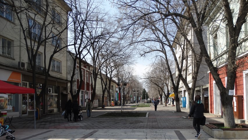 Третият болен от коронавирус във Врачанско е у дома в Бяла Слатина