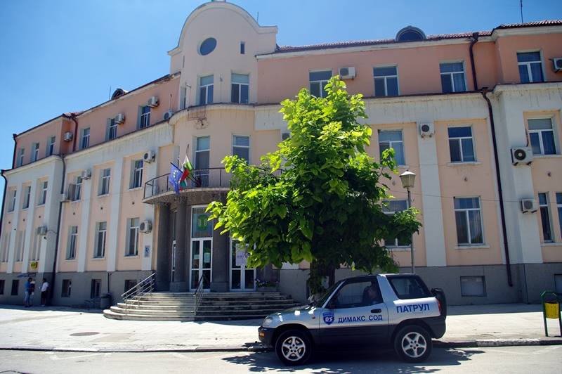Минимални данъци и амбициозен бюджет приеха в Кнежа