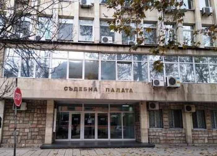 Прокуратурата предаде на съд обвиняем за грабеж над мъж