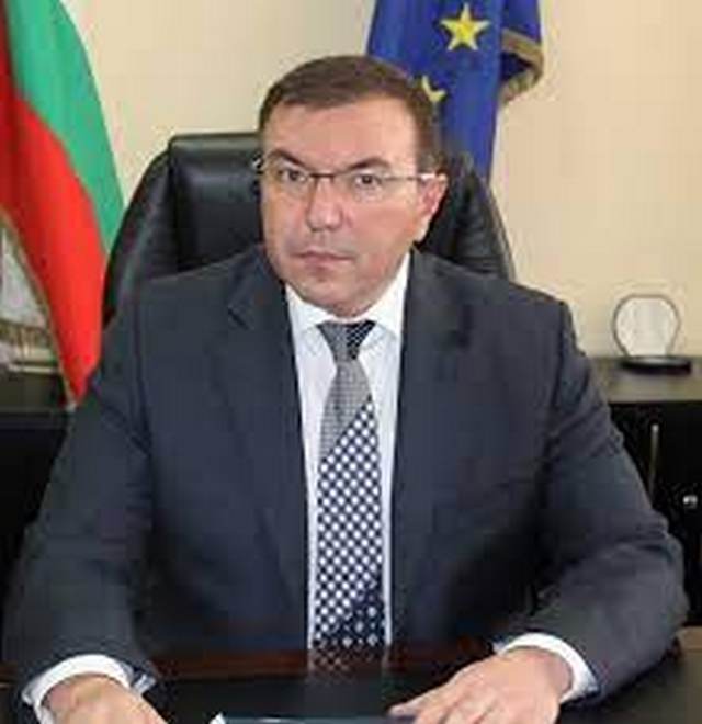 Въведоха пълен локдаун! Без заведения и детски градини 10 дни