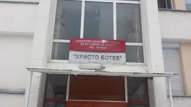 Наръганият в неделя мъж излезе от болница