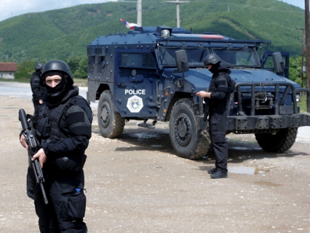 Полиция нахлу в Бяла Слатина