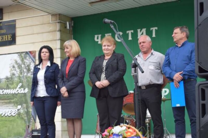 Фолклорният фестивал „Огоста пее” в с. Гложене премина при голям интерес
