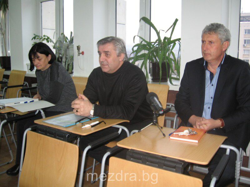 В Мездра обсъдиха поемане на дългосрочен общински дълг