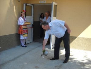 Откриха три обекта в община Кнежа