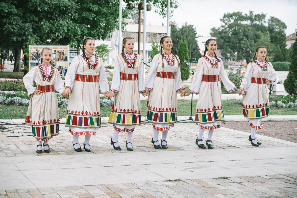 Тържествено отбелязаха Съединението в Мездра