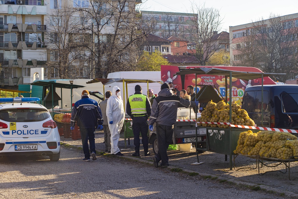 Кметът на Мездра забрани пазарния ден утре