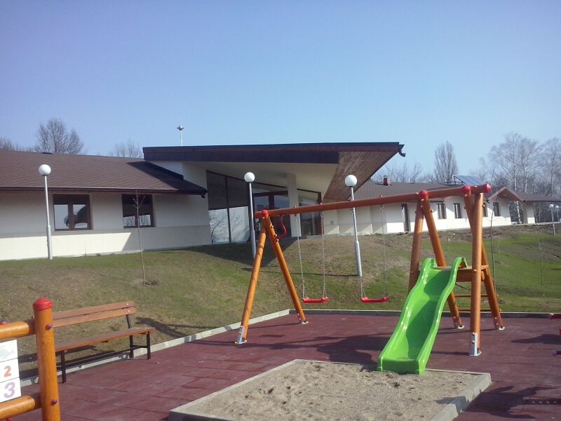 Община Мездра продължава изпълнението на два социални проекта