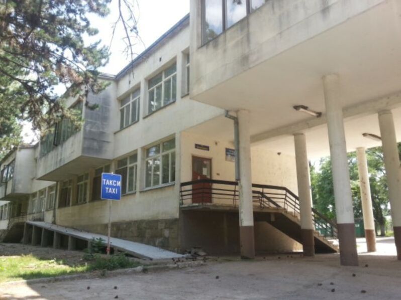 Ремонтът на белослатинската поликлиника напредва