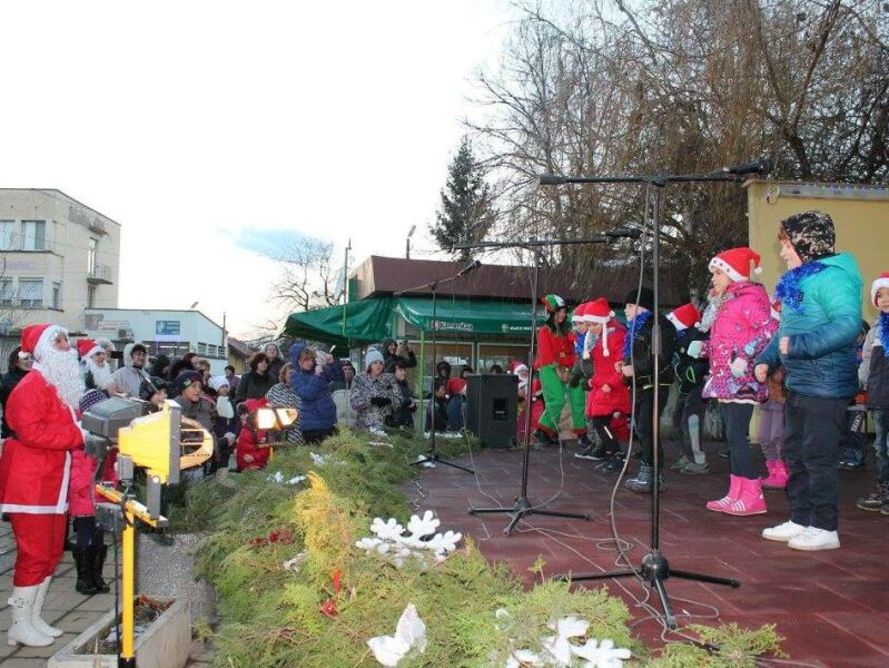 Грейна коледната елха в Селановци