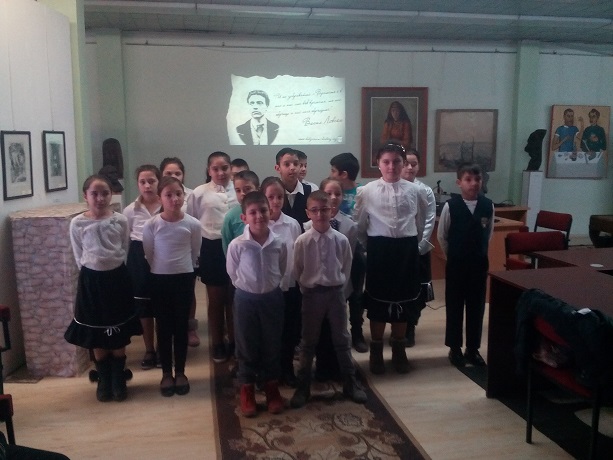 Ученици рецитираха стихове за Левски