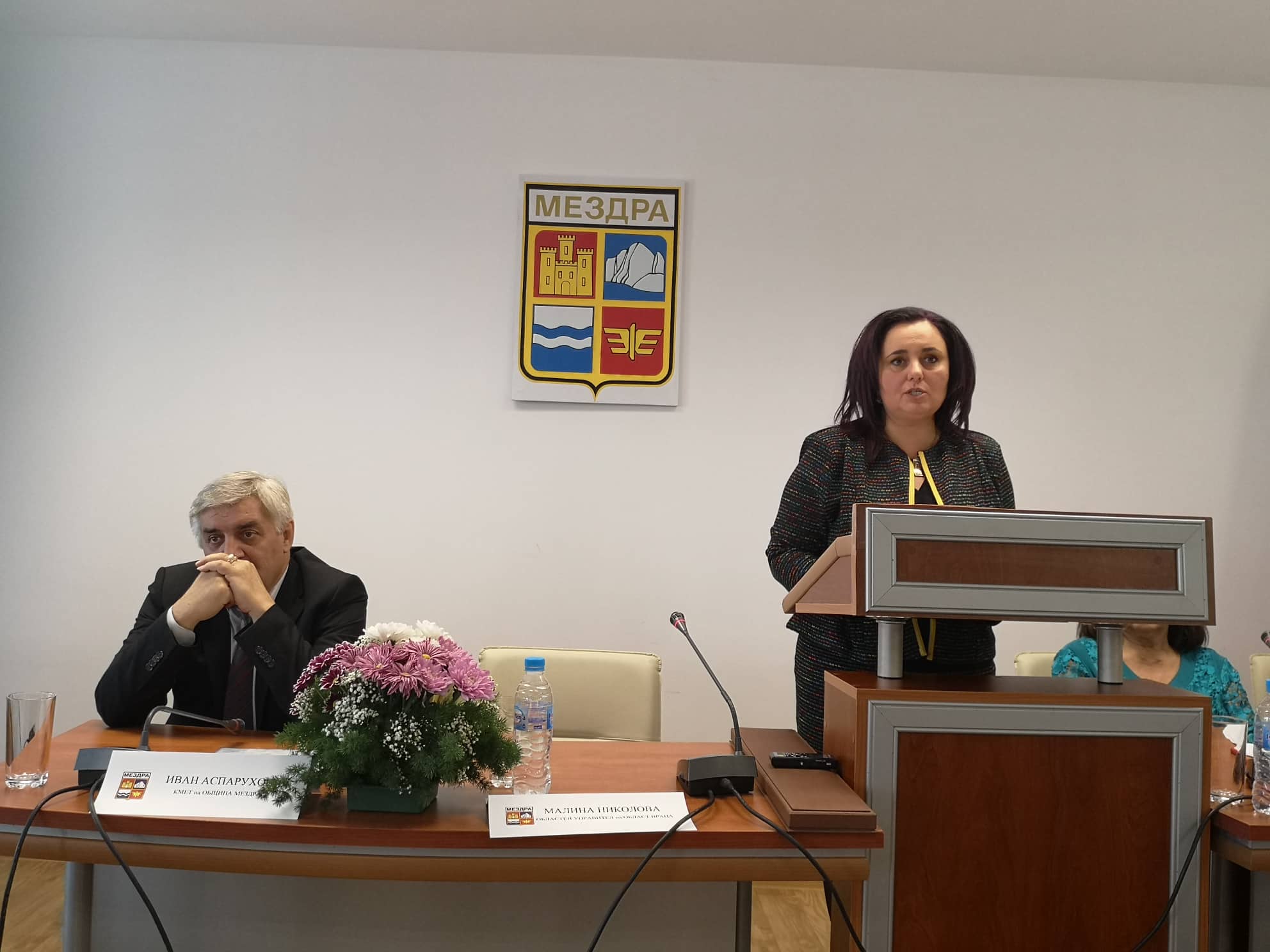 Яна Нинова отново начело на парламента в Мездра