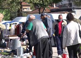Затварят пазара в Мездра, учениците от утре са онлайн в общината