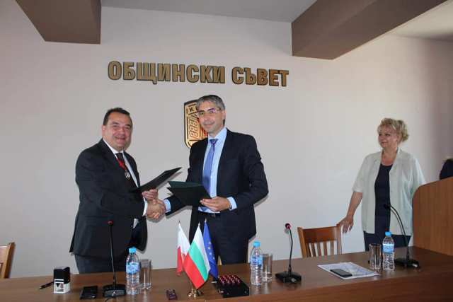 Кнежа се побратими с малтийската община Гарб