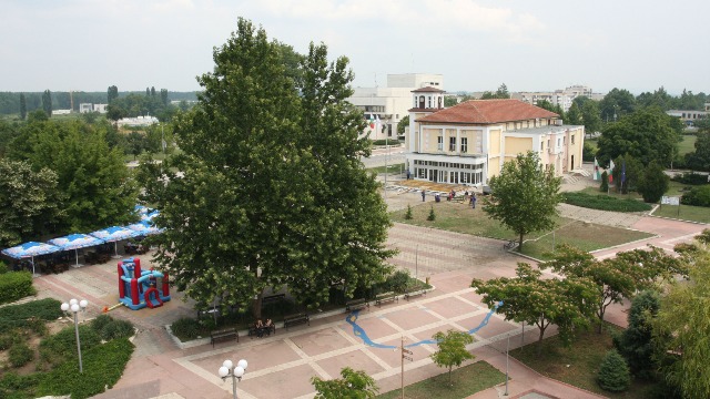 Санират три сгради в Козлодуй