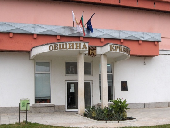 Община разпродава земя, за да оцелее