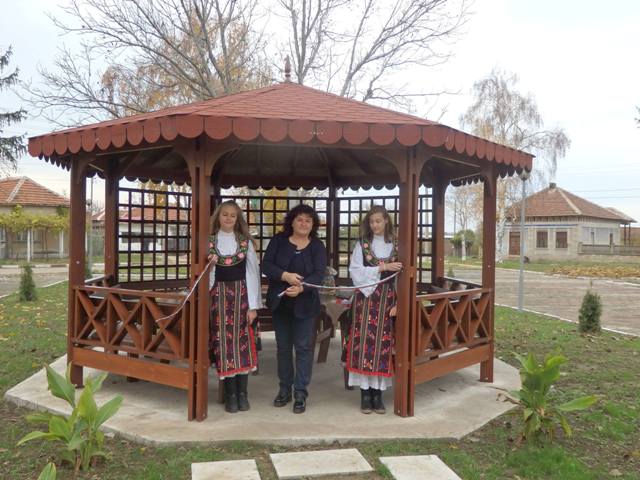 Откриха кът за отдих в Софрониево