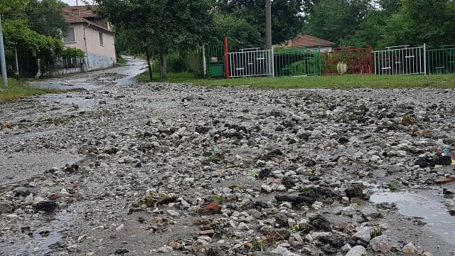 Над 140 000 лева са необходими за възстановяване на щетите в Мездра