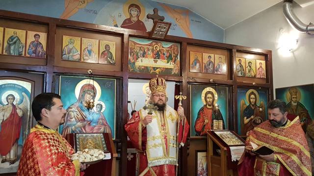 Митрополит Григорий с литургия в Мездра