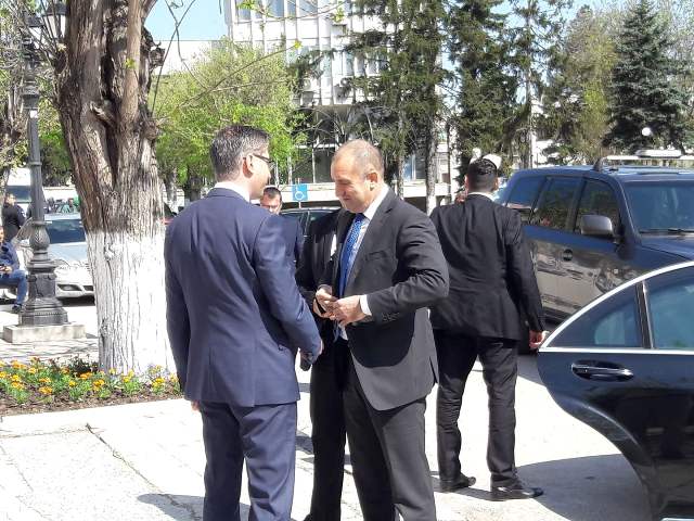 Румен Радев пристигна в Кнежа