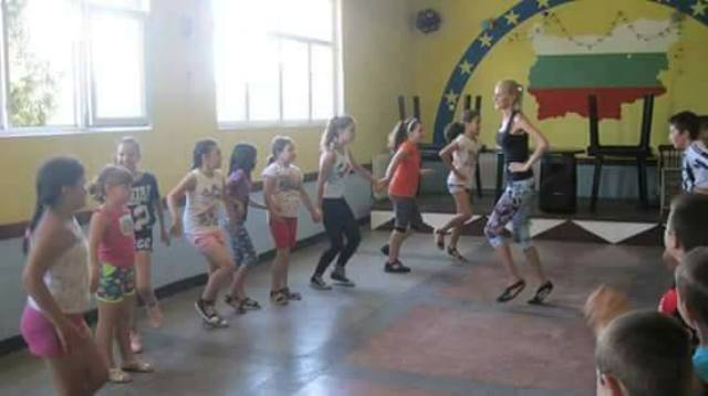 Състави към читалището в Козлодуй набират танцьори
